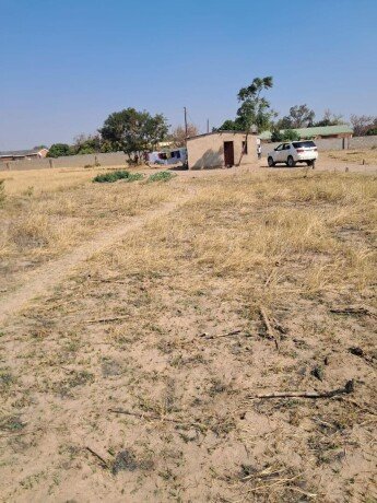 1200m2-residential-stand-with-a-4-roomed-cottage-for-sale-in-luveve-4-bulawayo-big-0